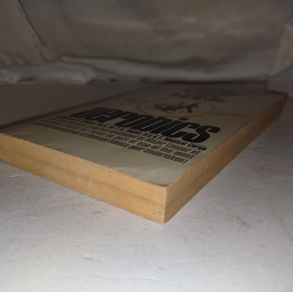 Aerobics by Kenneth H. Cooper, M. D. 5th Printing 1968 Vintage PB - Picture 2 of 5
